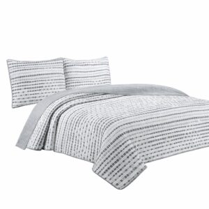 3-Piece Full/Queen Quilt Set in Grey and White